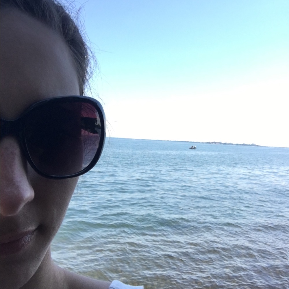 Meet your Posher, Jennifer